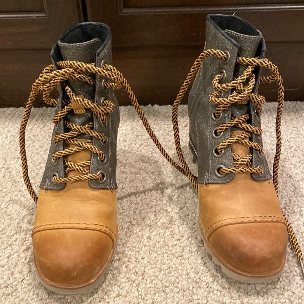 Sorel Joan of Arc wedge boots